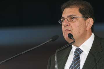 Τάραξε τα νερά πρόταση του Χρίστου Βερελή για υπερκομματικό υπουργό Οικονομίας