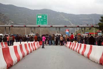 Κινητοποίηση αγροτών της Θεσσαλίας στο ύψος των Τεμπών