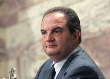 Έξι πρόσωπα-κλειδιά πρωταγωνιστές στα παρασκήνια του κυβερνητικού ανασχηματισμού