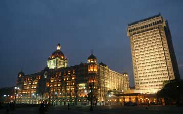 Ανοιξαν και πάλι τις πύλες τους τα ξενοδοχεία Ομπερόι και Ταζ Μαχάλ της Βομβάης