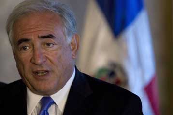 Τόνωση της παγκόσμιας οικονομίας με κυβερνητικές δαπάνες ζητά ο Στρος-Καν