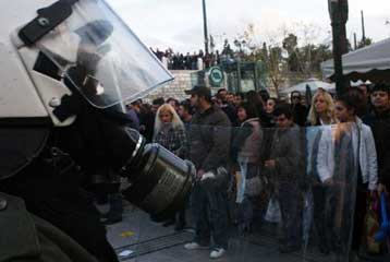 «Αποσοβήσαμε τα χειρότερα» λέει ο Πρ.Παυλόπουλος για τη στάση της ΕΛ.ΑΣ στα επεισόδια