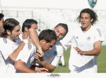 Πολυκοσμία στην κορυφή μετά τη νίκη του ΠΑΟΝΕ και την ισοπαλία του Εορδαϊκού