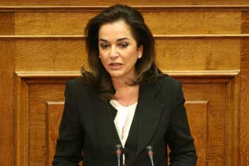 Για υπονόμευση του κύρους της χώρας κατηγορεί τον Γ.Παπανδρέου η Ντ.Μπακογιάννη