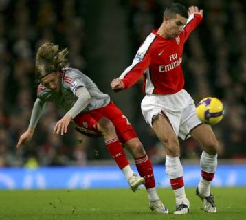 Οι δέκα της Αρσεναλ κράτησαν στο 1-1 τη Λίβερπουλ