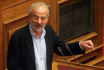 «Αλλοθι» οι κουκουλοφόροι για την κυβέρνηση, τονίζει ο Αλ.Αλαβάνος