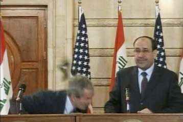 Μήνυση για τον βασανισμό που υπέστη καταθέτει ο Ιρακινός δημοσιογράφος