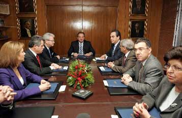 Προτεραιότητα η στήριξη των μικρομεσαίων λέει ο Κ.Καραμανλής