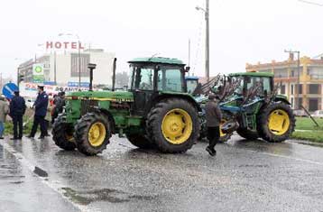 Νέο μπλόκο αγροτών στο μεθοριακό σταθμό του Προμαχώνα Σερρών