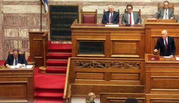 Στα τρία χωρισμένη η κοινή γνώμη έναντι των σεναρίων συγκυβέρνησης