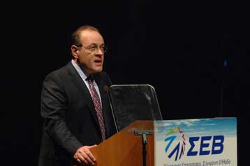 Μεγάλο συναγερμό ανανεωτικών δυνάμεων από όλα τα κόμματα ζητά ο πρόεδρος του ΣΕΒ