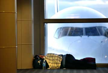 Προβλήματα σε μετακινήσεις και ηλεκτροδότηση από την κακοκαιρία σε ΗΠΑ και Καναδά