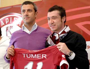 Επαφές με Τουμέρ Μετίν για την επιστροφή του στον «Κάμπο»