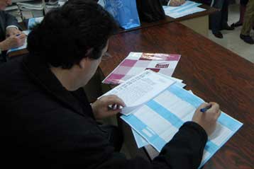 Σε υψηλά επίπεδα παραμένουν οι συντελεστές φορολογίας εισοδήματος στην Ελλάδα