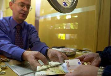 Αύξηση κατά 50% των προθεσμιακών καταθέσεων τον Οκτώβριο διαπιστώνει η ΤτΕ