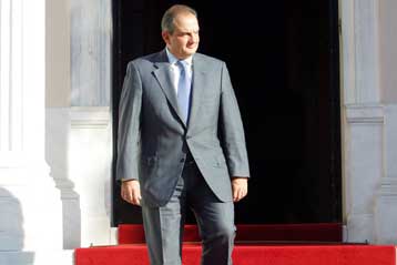 Σαρωτικό ανασχηματισμό στις αρχές Ιανουαρίου προγραμματίζει ο πρωθυπουργός