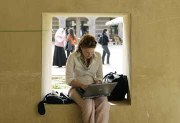 Για πρώτη φορά οι φορητοί υπολογιστές ξεπερνούν τους σταθερούς σε πωλήσεις