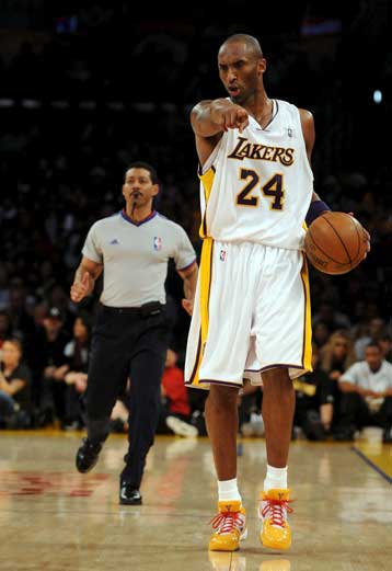 Φρένο στους ασταμάτητους Σέλτικς έβαλαν οι Λέικερς με κορυφαίο τον Μπράιαντ