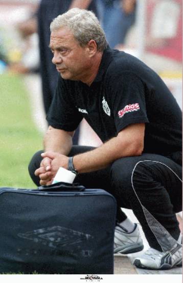 Βουκατσέλης αντί Κωστίκου στον πάγκο του Απόλλωνα Καλαμαριάς