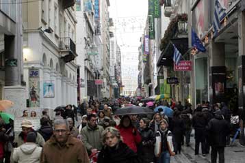 Σε «κανονικούς» ρυθμούς επιστρέφει το ωράριο των καταστημάτων