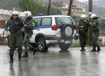 Τρεις αστυνομικοί τραυματίες σε επιχείρηση σύλληψης υπόπτου στα Ζωνιανά