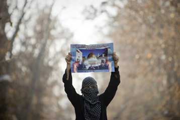 Ιρανοί σκληροπυρηνικοί στρατολογούν εθελοντές για να πολεμήσουν το Ισραήλ