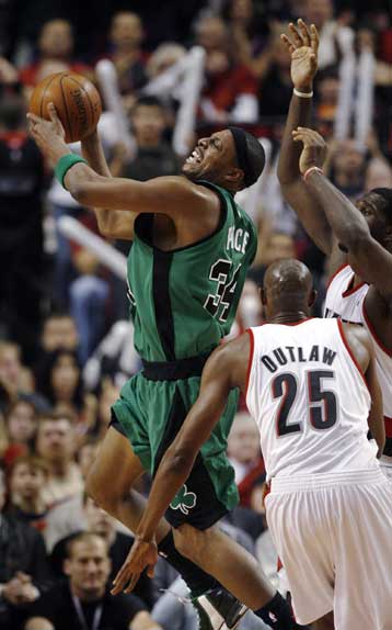 Με ήττες αποχαιρετούν το 2008 οι Σέλτικς και οι Καβαλίερς