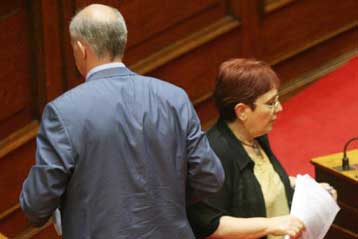 Απέρριψε το ΚΚΕ, δέχθηκε ο ΣΥΡΙΖΑ την πρόταση Παπανδρέου για διάλογο