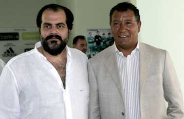 Νίκη απέναντι στην ΑΕΚ και… αντεπίθεση ζήτησε ο Τεν Κάτε