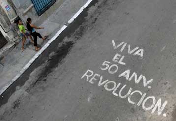 Τα 50 χρόνια από την επανάσταση γιορτάζει η Κούβα