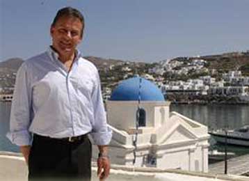 Την παραίτησή του υπέβαλε ο δήμαρχος της Μυκόνου Χρήστος Βερώνης