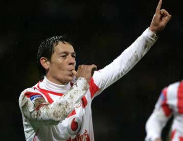 Ποδαρικό με «διπλό» για Ολυμπιακό και Πανθρακικό, «κουλούρια» στη Ξάνθη