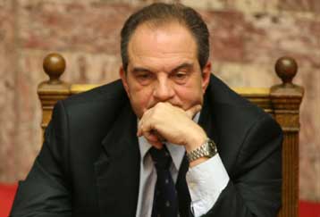 Εισηγήσεις δέχεται ο πρωθυπουργός, κρατώντας κλειστά τα χαρτιά του ανασχηματισμού