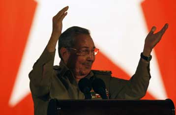 Καμπανάκι από τον Ραούλ Κάστρο για τον κίνδυνο «αυτοκαταστροφής» της επανάστασης