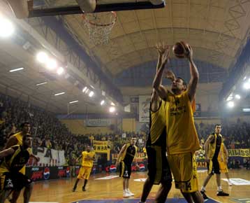 Το Μαρούσι 84-75 την ΑΕΚ στο ντέρμπι της πέμπτης θέσης