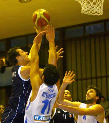 Ποδαρικό… παραμονής στο 2009 έκανε το Αιγάλεω, 78-71 τα Τρίκαλα