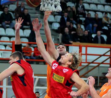 Το Περιστέρι «έπιασε» τη Δάφνη στην κορυφή της βαθμολογίας