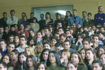 Χωρίς πανεπιστημιακά συγγράματα οι φοιτητές λίγο πριν από τις εξετάσεις