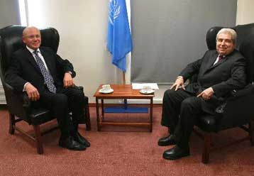 Ικανοποιημένοι Χριστόφιας και Ταλάτ από τη συνάντησή τους για το Κυπριακό