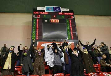 Αναβολή στην Αγκυρα λόγω… Γάζας και νίκες για Πανελλήνιο, Μαρούσι