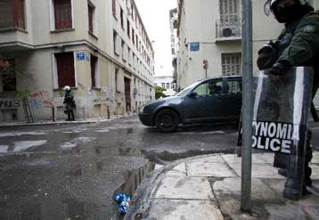 Πέμπτη και Παρασκευή οι δίκες των έξι εκ των οκτώ συλληφθέντων στα Εξάρχεια