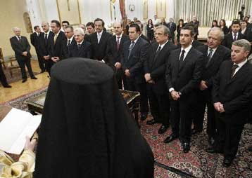 Ορκίστηκε ενώπιον του Κάρολου Παπούλια το νέο κυβερνητικό σχήμα