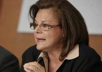 «Επικοινωνιακό τέχνασμα» η αλλαγή ηγεσίας στο οικονομικό επιτελείο, λέει το ΠΑΣΟΚ