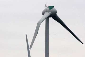 Μυστηριώδεις καταστροφές σε ανεμογεννήτρια στη Βρετανία αποδίδονται σε …UFO