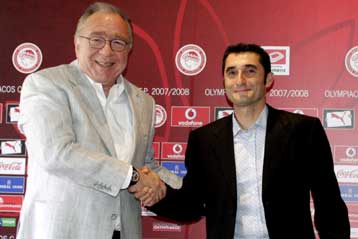 «Σε καλό κλίμα» για την ανανέωση μετά τη συνάντηση Κόκκαλη – Βαλβέρδε