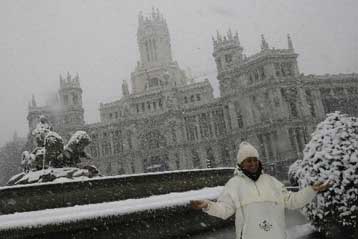 Έκλεισε το αεροδρόμιο της Μαδρίτης εξαιτίας της σφοδρής χιονόπτωσης
