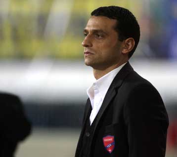 Μόνο νίκες θέλει στην Νέα Σμύρνη ο Σταματόπουλος