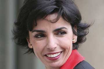 Από το μαιευτήριο στο υπουργικό συμβούλιο η Ρασιντά Νταντί διχάζοντας τους Γάλλους