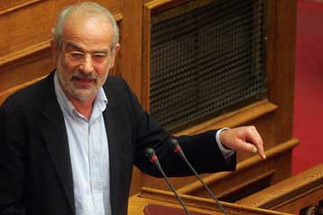 Φωτιές άναψε ερώτηση Αλαβάνου για προμήθεια του Στρατού με υλικό απώθησης προσωπικού