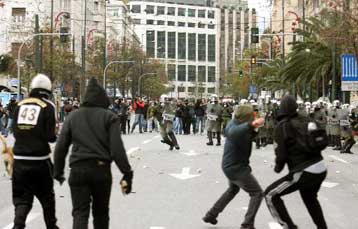 Ποινική δίωξη σε βάρος ενός εκ των συλληφθέντων στα επεισόδια της Παρασκευής